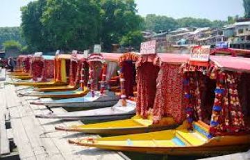 Heart-warming Kashmir Tour Package for 6 Days 5 Nights