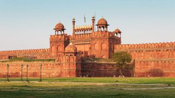 Ecstatic 16 Days Delhi Honeymoon Vacation Package