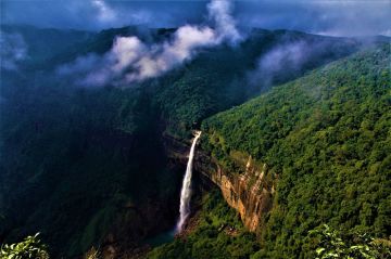 4 Days 3 Nights Guwahati to Cherrapunji Holiday Package