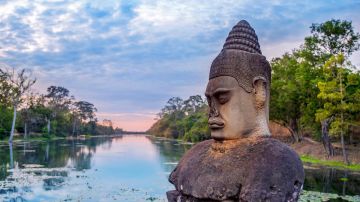Beautiful 5 Days Phnom Penh and Siem Reap Family Vacation Package