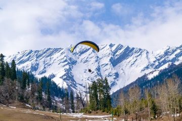 Heart-warming 5 Days Delhi to Manali Waterfall Vacation Package