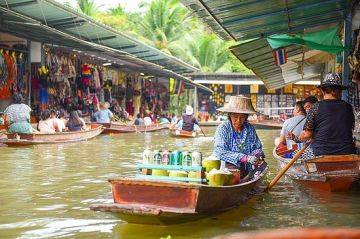 Magical 7 Days Bangkok with Phuket Romantic Holiday Package