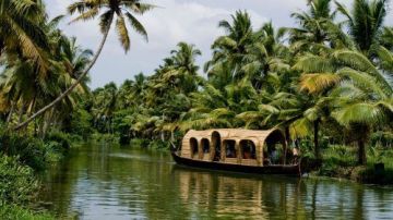7 Days Munnar, Thekkady, Alleppey and Kovalam Beach Holiday Package