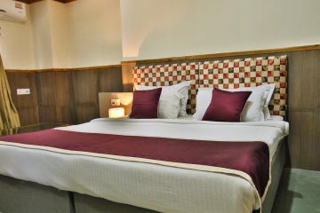 4 Days 3 Nights Guwahati to Cherrapunji Friends Holiday Package