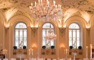 Family Getaway 8 Days Delhi to Vienna Romantic Holiday Package