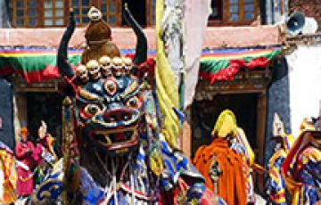 6 Days 5 Nights Leh, Nubra Valley and Pangong Lake Shopping Tour Package