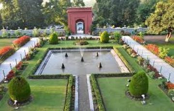 4 Days 3 Nights Srinagar to Pahalgam Park Tour Package