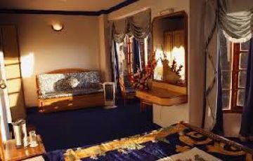 Family Getaway Shimla Tour Package for 4 Days from Delhi