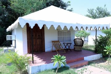 Heart-warming 2 Days Sawai Madhopur to Ranthambhore Fort Family Holiday Package