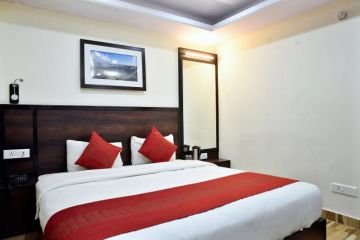 8 Days Shimla, Kufri, Mashobra with Naldehra Gurudwara Holiday Package