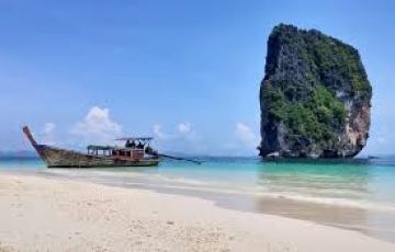 Heart-warming 6 Days Delhi to Phuket Family Trip Package