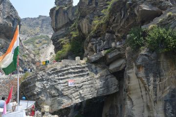 Family Getaway 6 Days Hemkund Tour Package