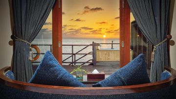 Pleasurable 4 Days 3 Nights Hulhumal Romance Vacation Package