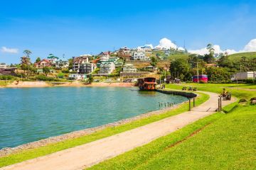 5 Days Kandy, Nuwara Eliya, Bentota with Colombo Honeymoon Trip Package