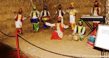 Family Getaway 4 Days Bengaluru to Coonoor Shopping Trip Package