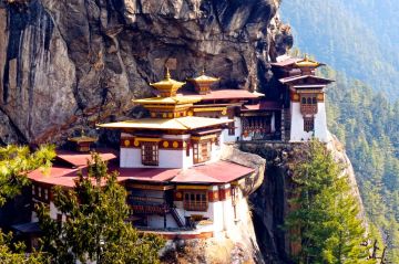 Beautiful 6 Days 5 Nights Punakha Family Tour Package