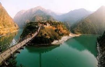 Beautiful 3 Days Teerthan Valley Wildlife Vacation Package