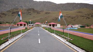 Kashmir Gurez Ladakh Manali Adventure Tour   by Kashmir Travelport