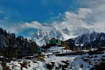 Family Getaway 4 Days Delhi to Kasol Trip Package