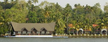 Experience 6 Days 5 Nights Munnar Beach Holiday Package