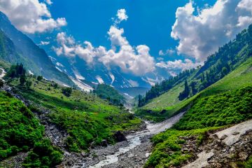 3 Days Manali, Solang Valley, Beas Kund with Dundi Tour Package