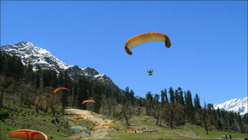Best 7 Days Delhi to Manali Romantic Holiday Package