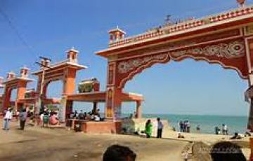 10 Days 9 Nights Thiruvanamalai Kumbakonam Thanjavur Rameshwaram Kanyakumari Palani Madurai Kodaikanal Trichy Lake Trip Package