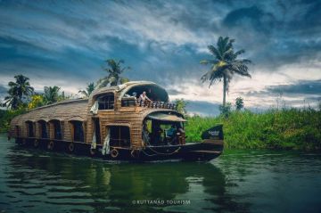 Heart-warming 5 Days Delhi, Mumbai, Etc to Thekkady Wildlife Vacation Package