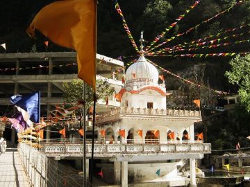 Magical 10 Days Dharamshala Honeymoon Holiday Package