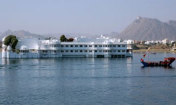 5 Days 4 Nights Mount Abu with Udaipur Romantic Holiday Package