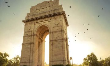 Magical 6 Days Delhi to Agra Friends Trip Package