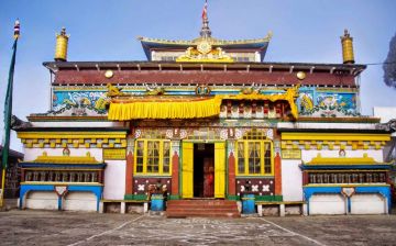 Experience 8 Days 7 Nights Darjeeling Monastery Tour Package