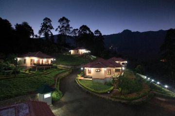 Ecstatic 4 Days Cochi Lake Vacation Package