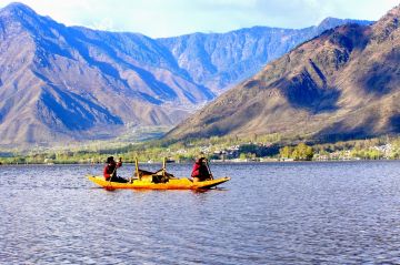 Experience 5 Days Srinagar Hill Stations Vacation Package