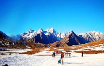 Family Getaway 5 Days New Delhi to Manali Religious Holiday Package