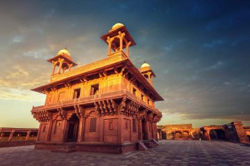 Pleasurable 2 Days Agra and Fatehpur Sikri Family Vacation Trip Package
