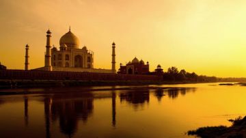 Pleasurable 2 Days Agra and Fatehpur Sikri Family Vacation Trip Package