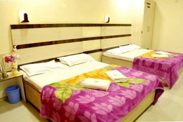 Amazing 4 Days Mumbai to Pratap Garh Fort Romantic Vacation Package