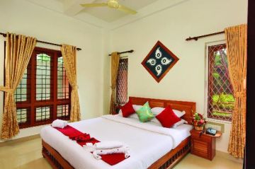 Ecstatic 5 Days 4 Nights Cochin- Munnar, Munnar, Munnar- Thekady and Thekkady-alleppey Trip Package