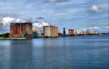 6 Days 5 Nights Munnar, Thekkady, Alleppey and Cochin Holiday Package