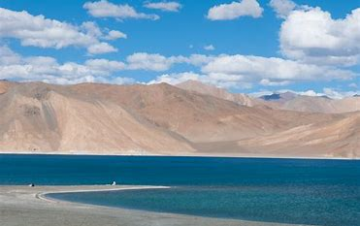 Heart-warming 6 Days 5 Nights Nubra Holiday Package