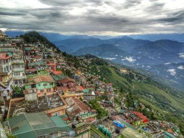 Amazing 5 Days 4 Nights Gangtok, Darjeeling with Bagdogra Vacation Package