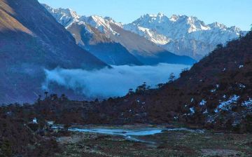 Pleasurable 5 Days Gangtok, Lachen, Lachung with Bagdogra Holiday Package