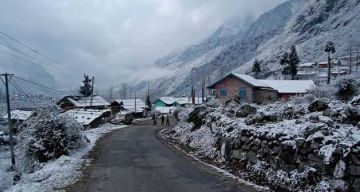 Best 9 Days 8 Nights Gangtok, Lachen, Lachung with Darjeeling Trip Package