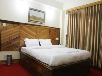 Magical Day 03 Mirik Excursion Tour Package from Day 05 Darjeeling Departure