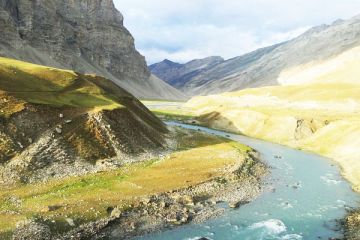 Pleasurable 5 Days Srinagar, Srinagar-sonamarg-srinagar, Srinagar-gulmarg-srinagar with Srinagar-pahalgam-srinagar Trip Package