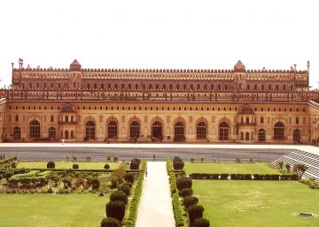 Memorable 2 Days 1 Night Lucknow Trip Package