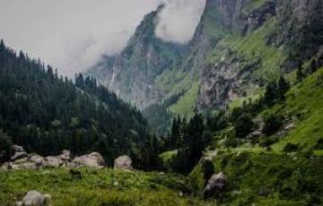 Best 5 Days 4 Nights Manali and Delhi Holiday Package