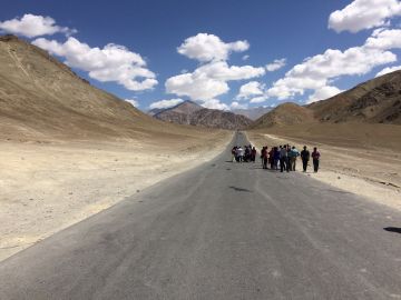 Family Getaway 6 Days Leh to Nubra Tour Package