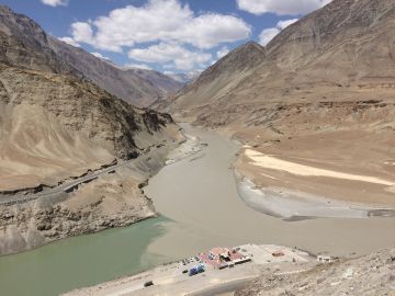 Family Getaway 6 Days Leh to Nubra Tour Package